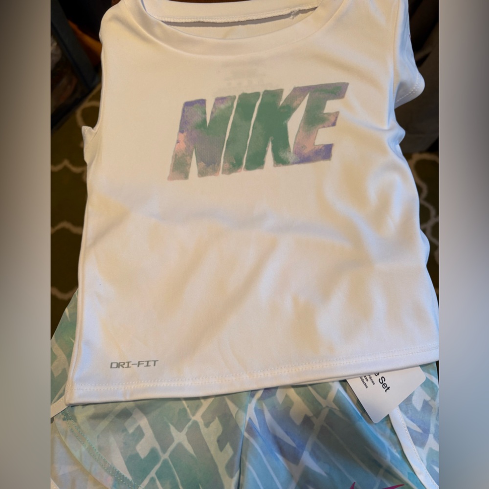 NWT Nike 2-Piece Dri-Fit Short Set - Picture 4 of 9